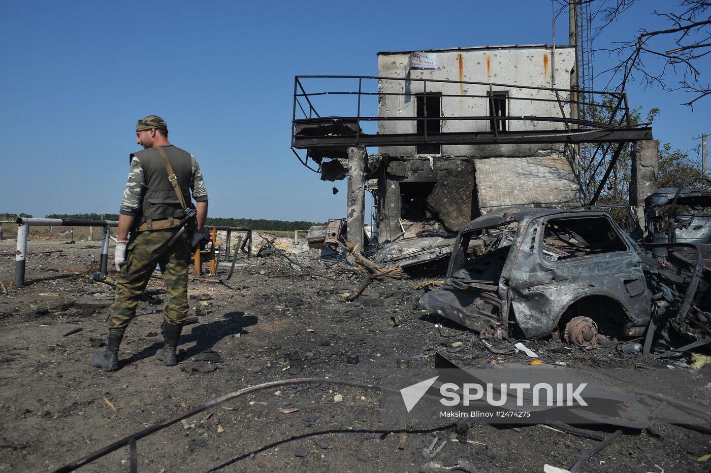 Lugansk People's Republic militia take over Dolzhansky border crossing point on Russian border