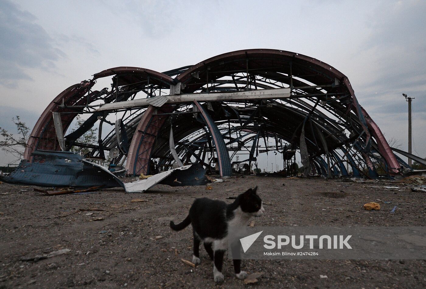 Lugansk People's Republic militia take over Dolzhansky border crossing point on Russian border