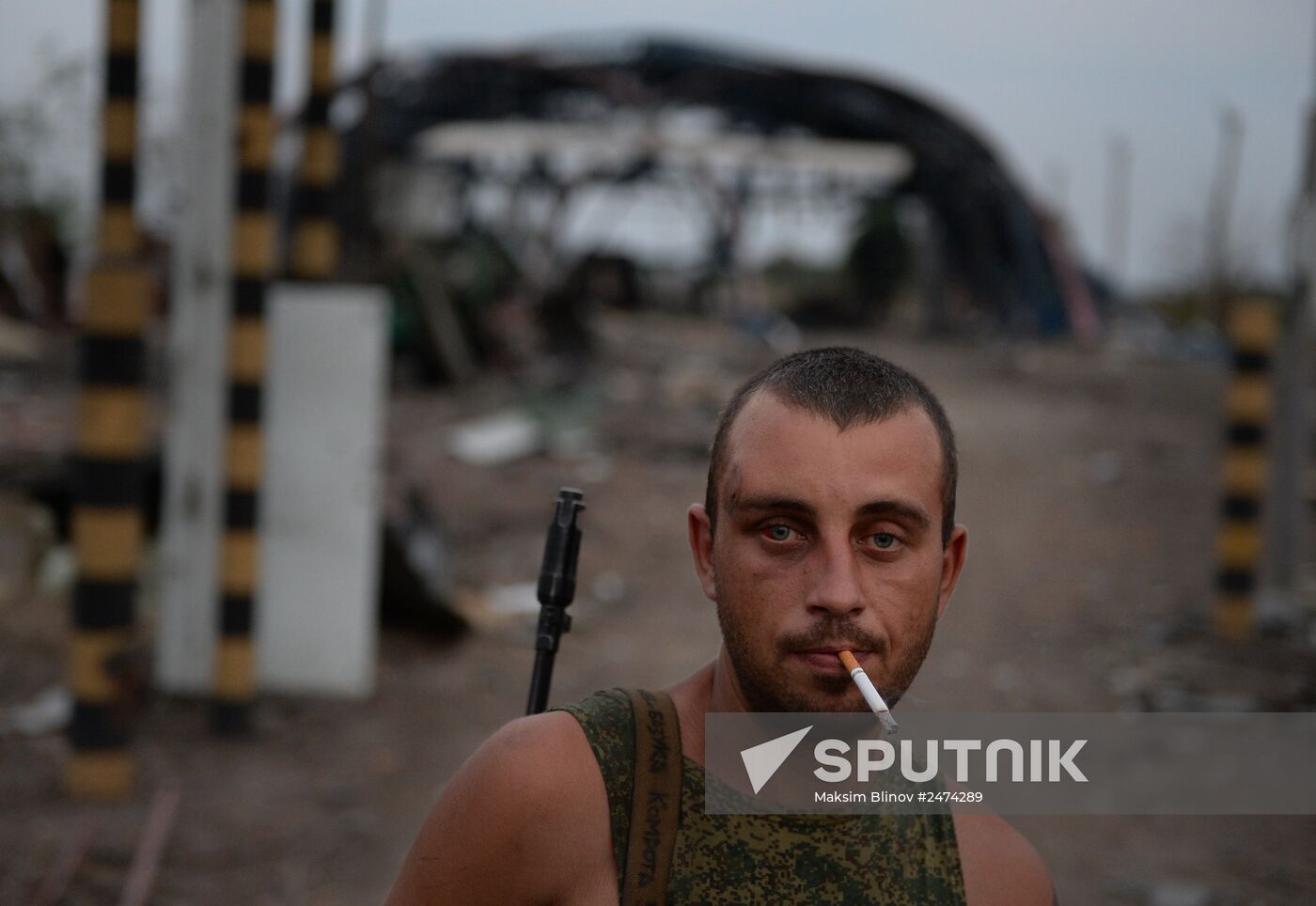 Lugansk People's Republic militia take over Dolzhansky border crossing point on Russian border