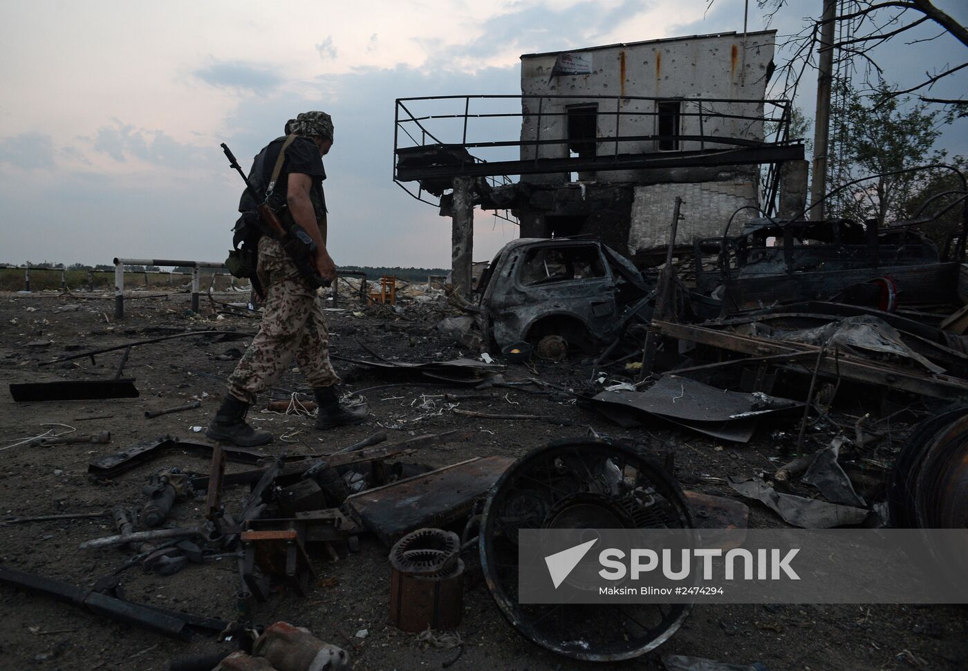 Lugansk People's Republic militia take over Dolzhansky border crossing point on Russian border