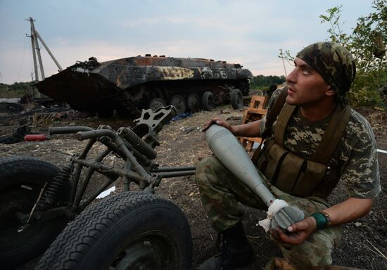 Lugansk People's Republic militia take over Dolzhansky border crossing point on Russian border