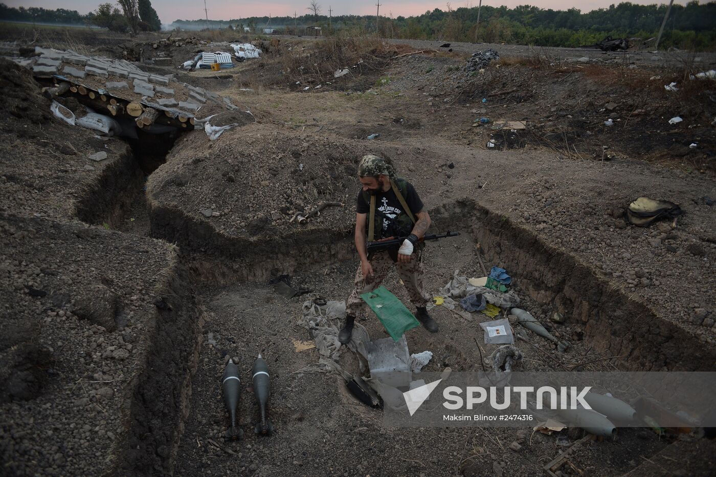 Lugansk People's Republic militia take over Dolzhansky border crossing point on Russian border