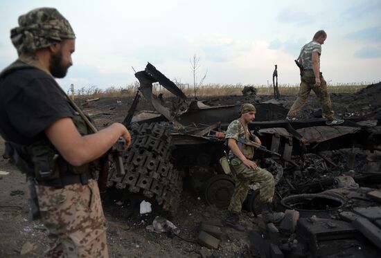 Lugansk People's Republic militia take over Dolzhansky border crossing point on Russian border