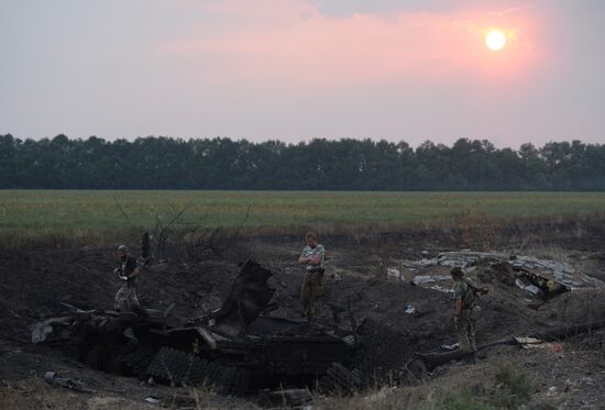 Lugansk People's Republic militia take over Dolzhansky border crossing point on Russian border