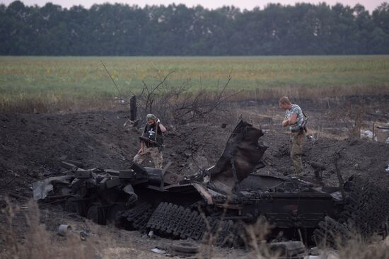 Lugansk People's Republic militia take over Dolzhansky border crossing point on Russian border