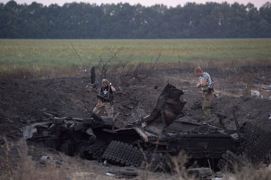 Lugansk People's Republic militia take over Dolzhansky border crossing point on Russian border