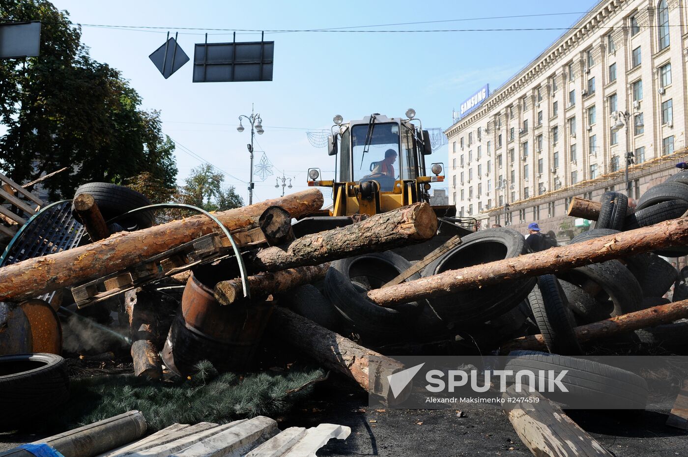 Barricades cleared in Kiev's Maidan square