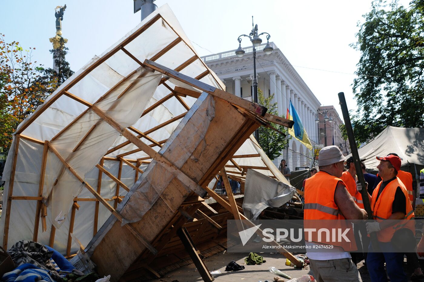 Barricades cleared in Kiev's Maidan square