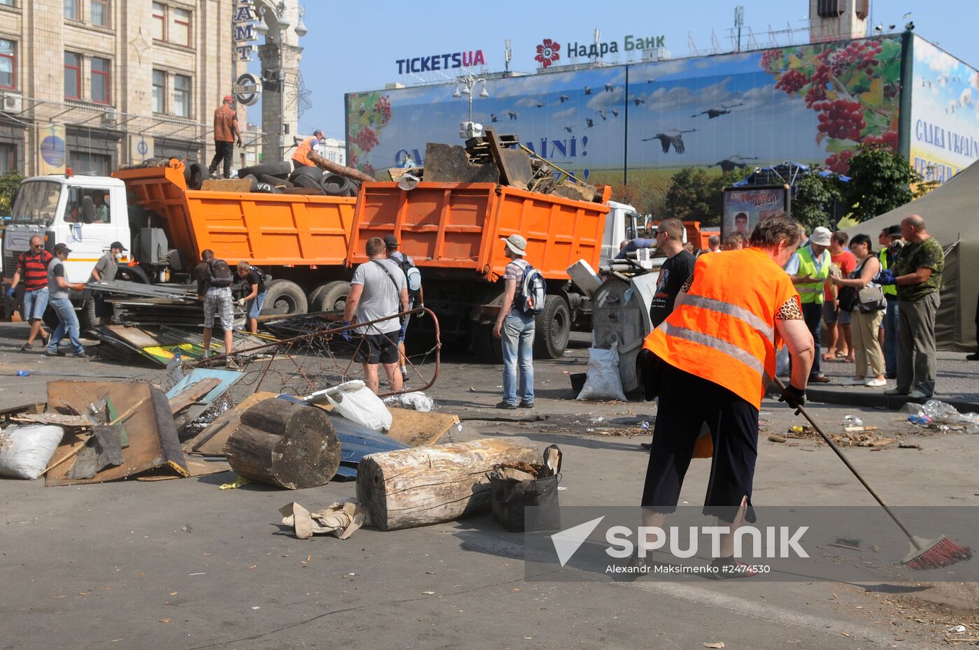 Barricades cleared in Kiev's Maidan square