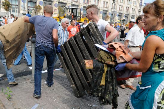 Barricades cleared in Kiev's Maidan square