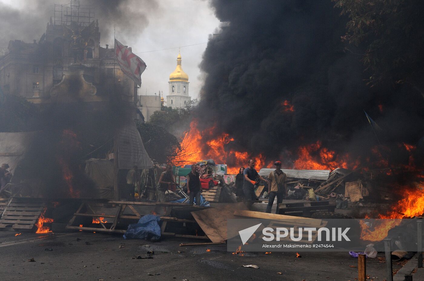 Barricades cleared in Kiev's Maidan square