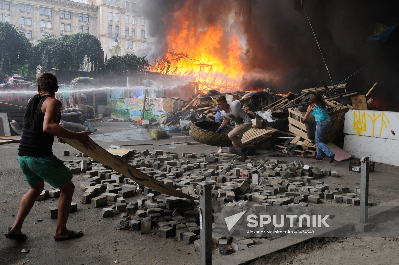 Barricades cleared in Kiev's Maidan square