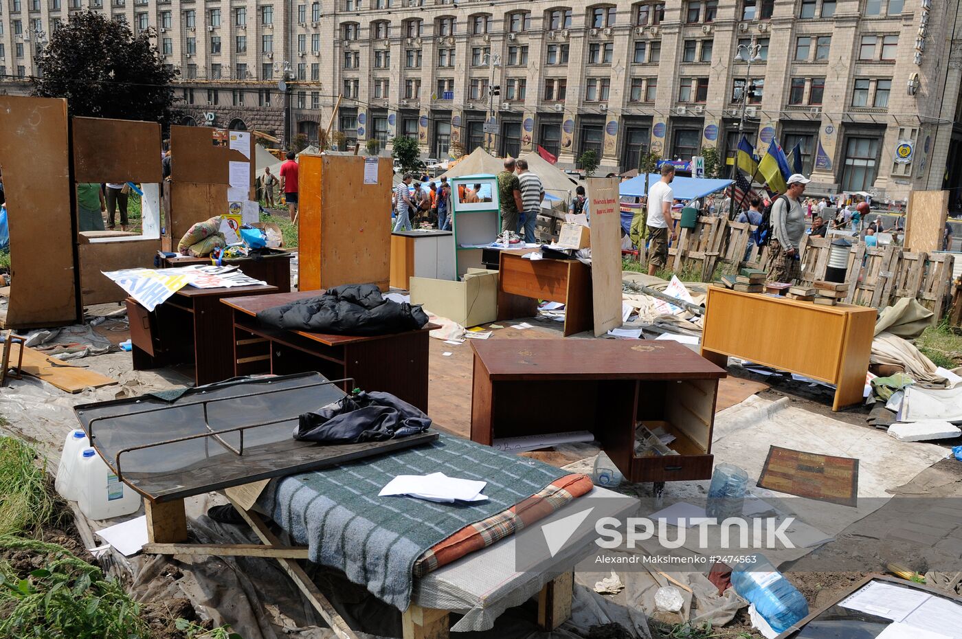 Barricades cleared in Kiev's Maidan square