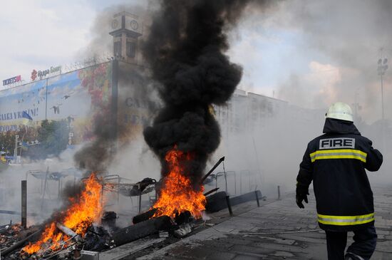 Barricades cleared in Kiev's Maidan square