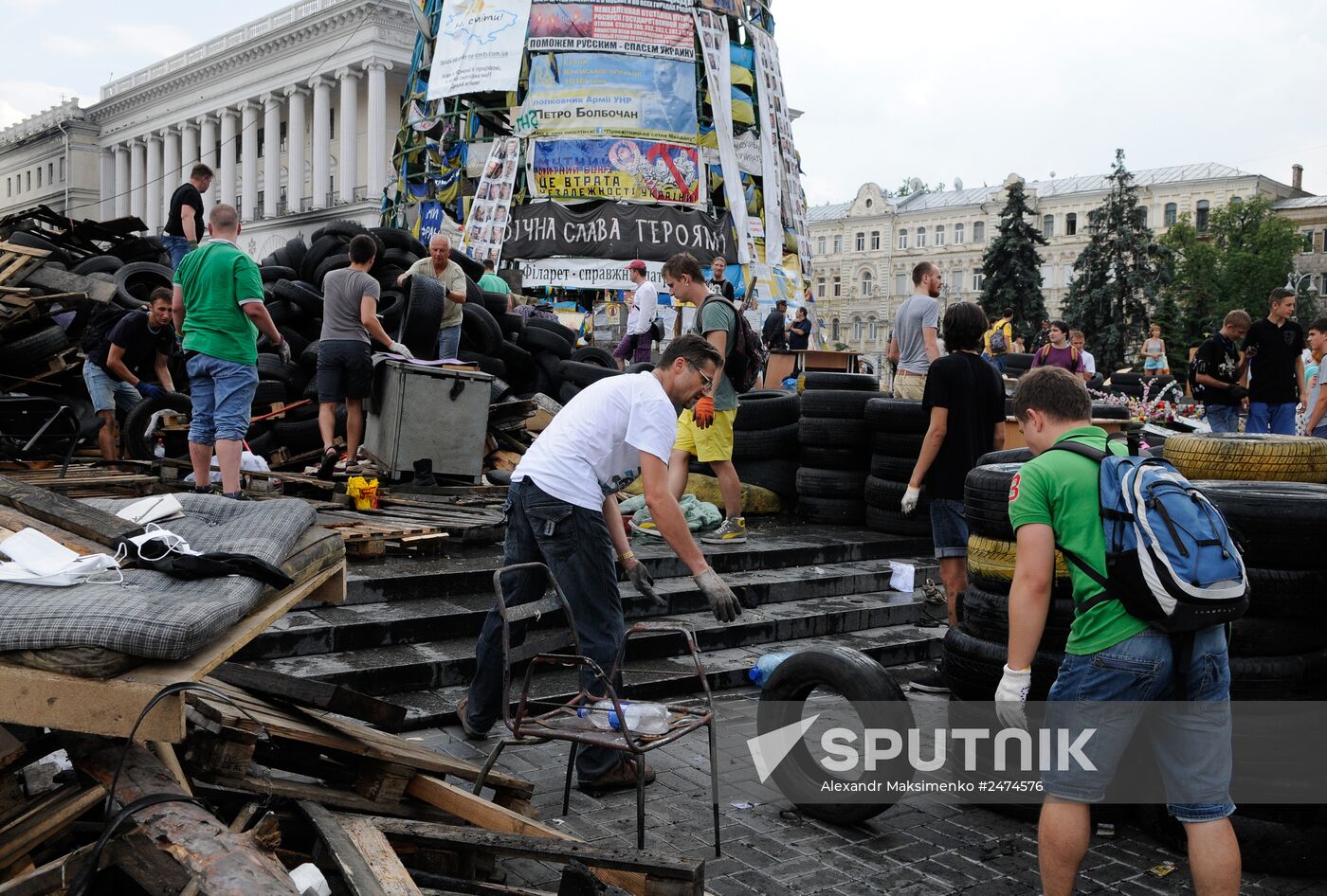 Barricades cleared in Kiev's Maidan square