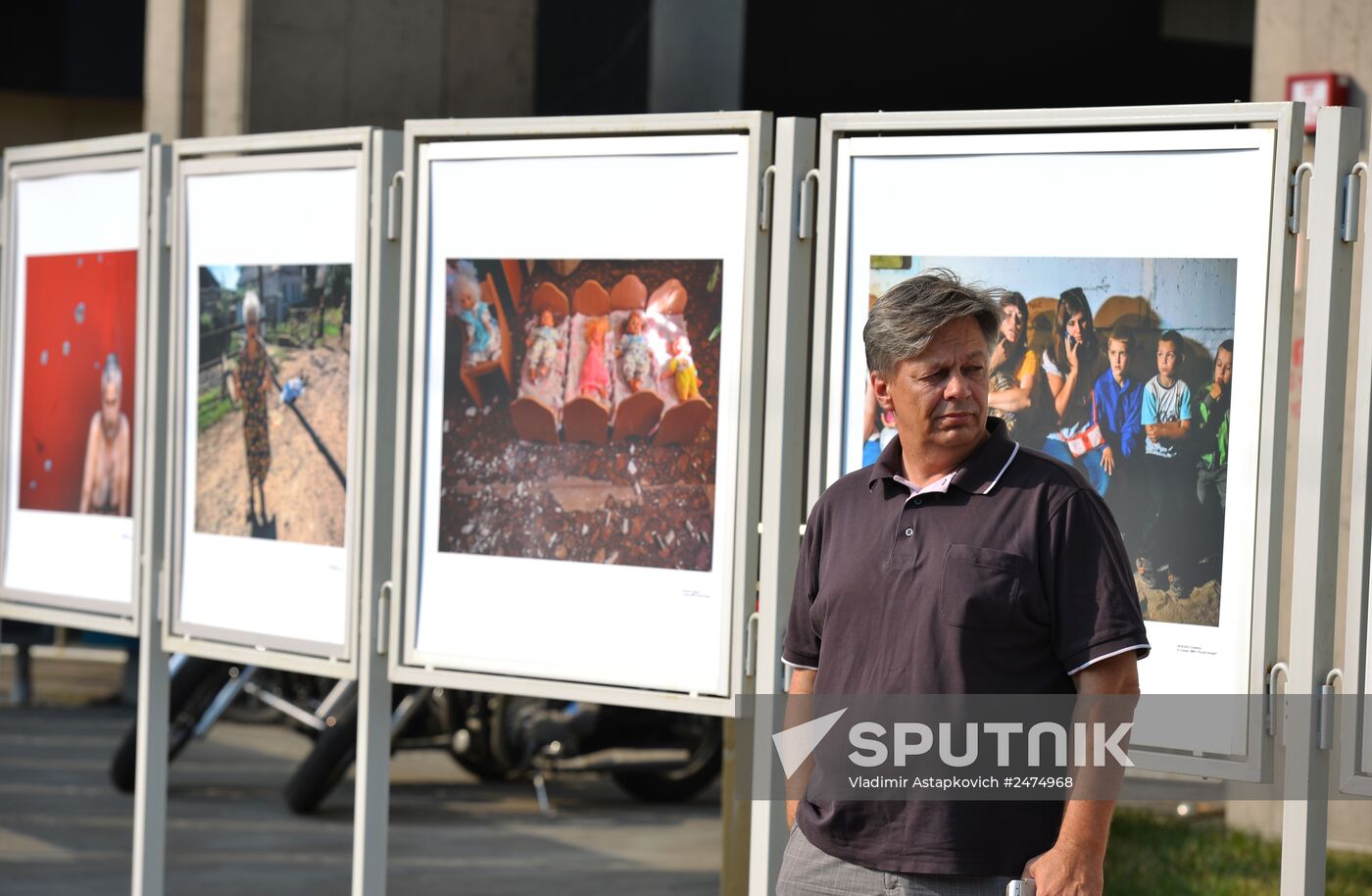Exhibition of photos by press photographer Andrei Stenin