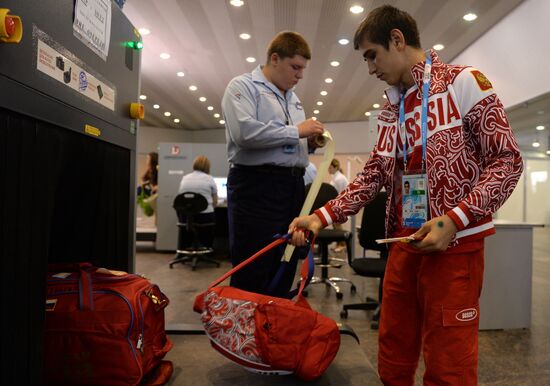 Russian team seen off before departing for 2014 Summer Youth Olympics