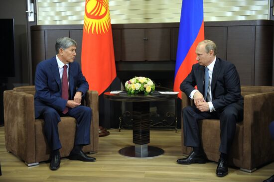 Vladimir Putin meets with Almazbek Atambayev