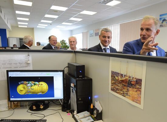Dmitry Rogozin visits Saturn Science & Production Association