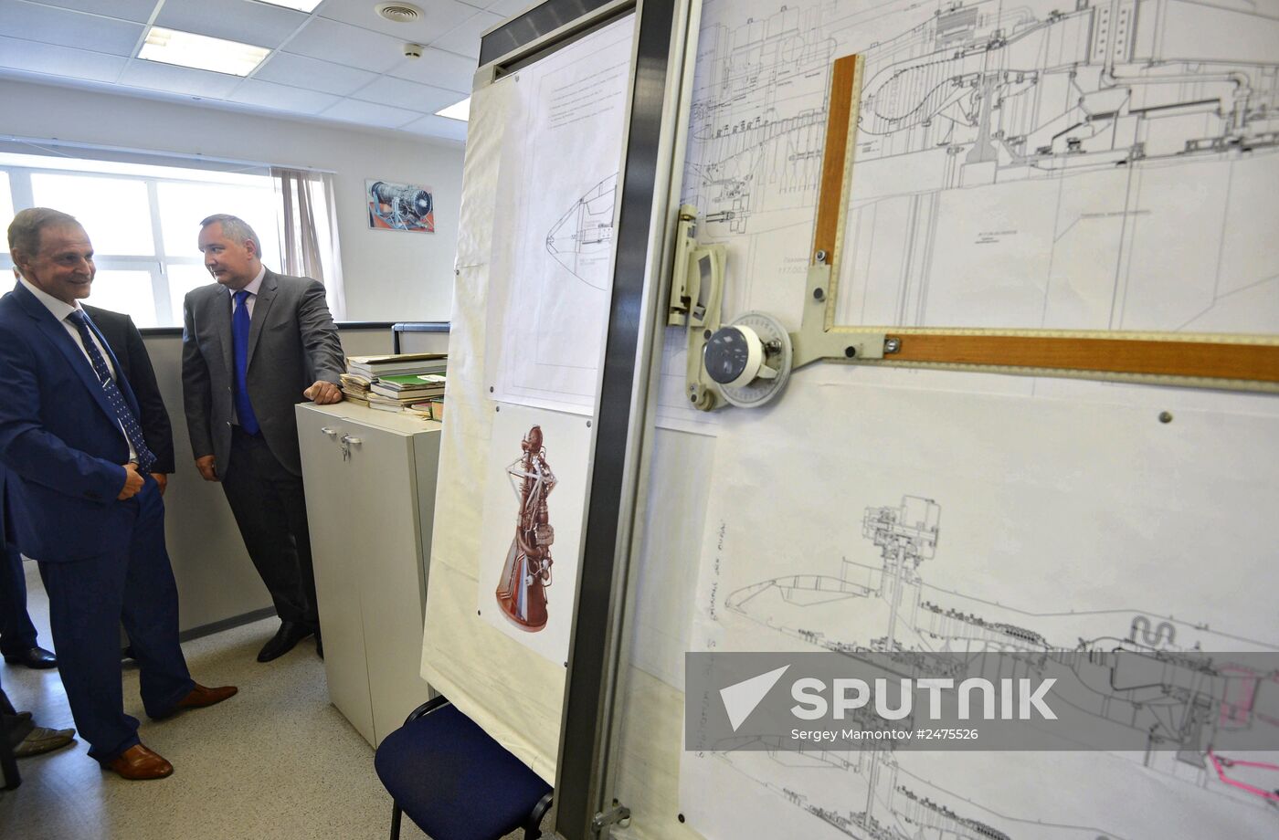 Dmitry Rogozin visits Saturn Science & Production Association
