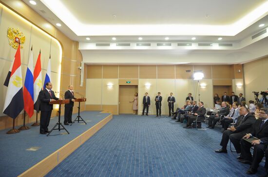 Vladimir Putin meets with Abdel Fattah el-Sisi in Sochi