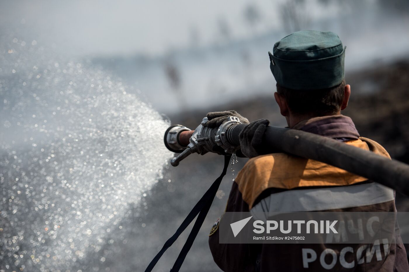 Putting out peat bog fires in Tver Region