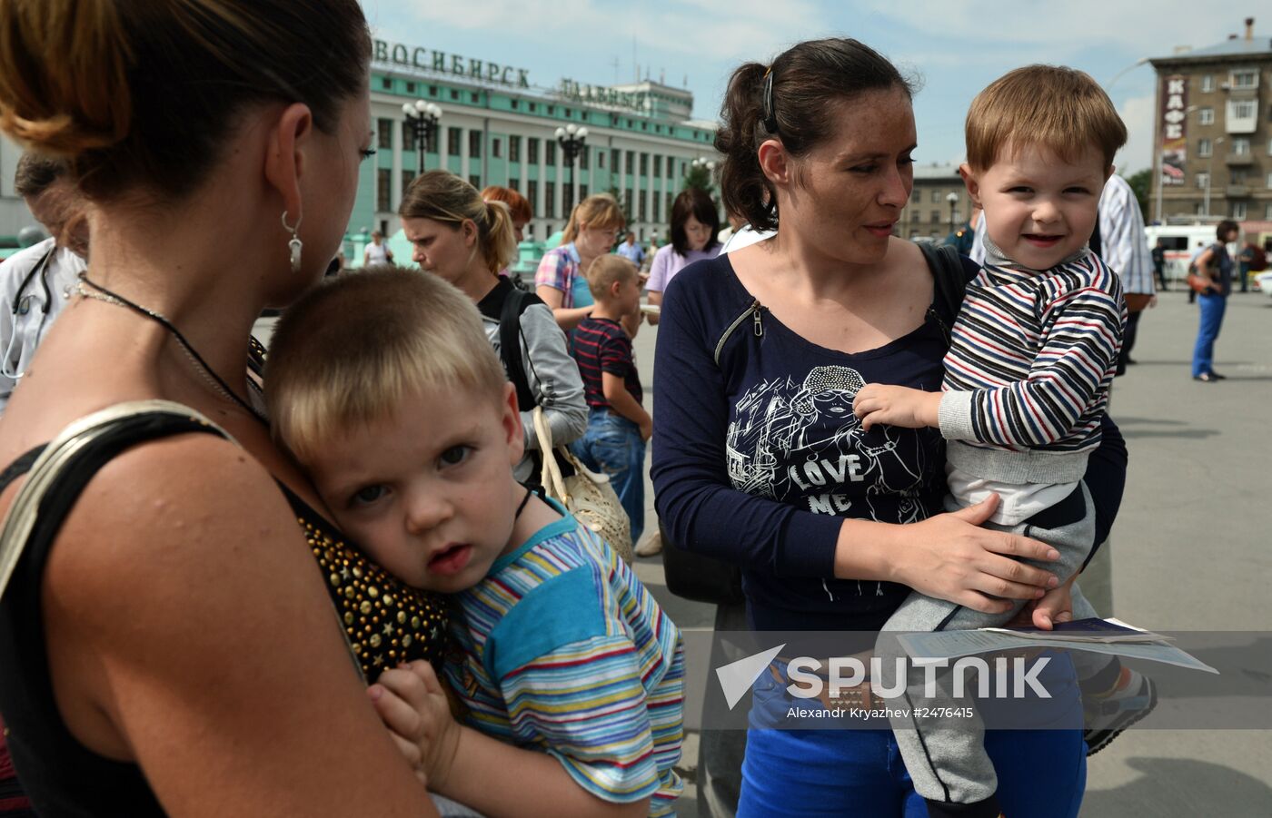 Ukrainian refugees arrive in Novosibirsk