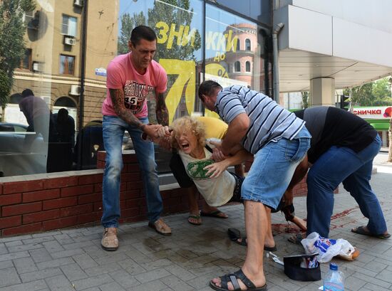 Peaceful residents receive gunshot wounds in Donetsk