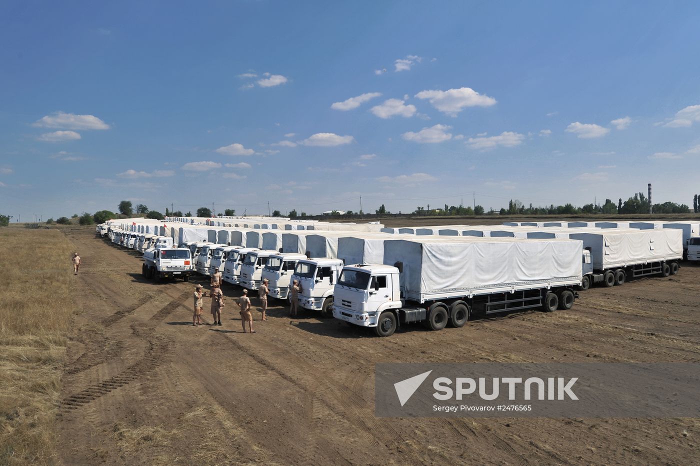 Russia's humanitarian aid convoy moves on to Ukraine