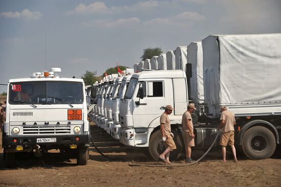 Russia's humanitarian aid convoy moves on to Ukraine