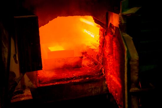 Gold mining in Irokinda mine, Buryatia