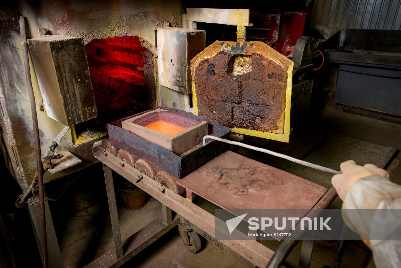 Gold mining in Irokinda mine, Buryatia