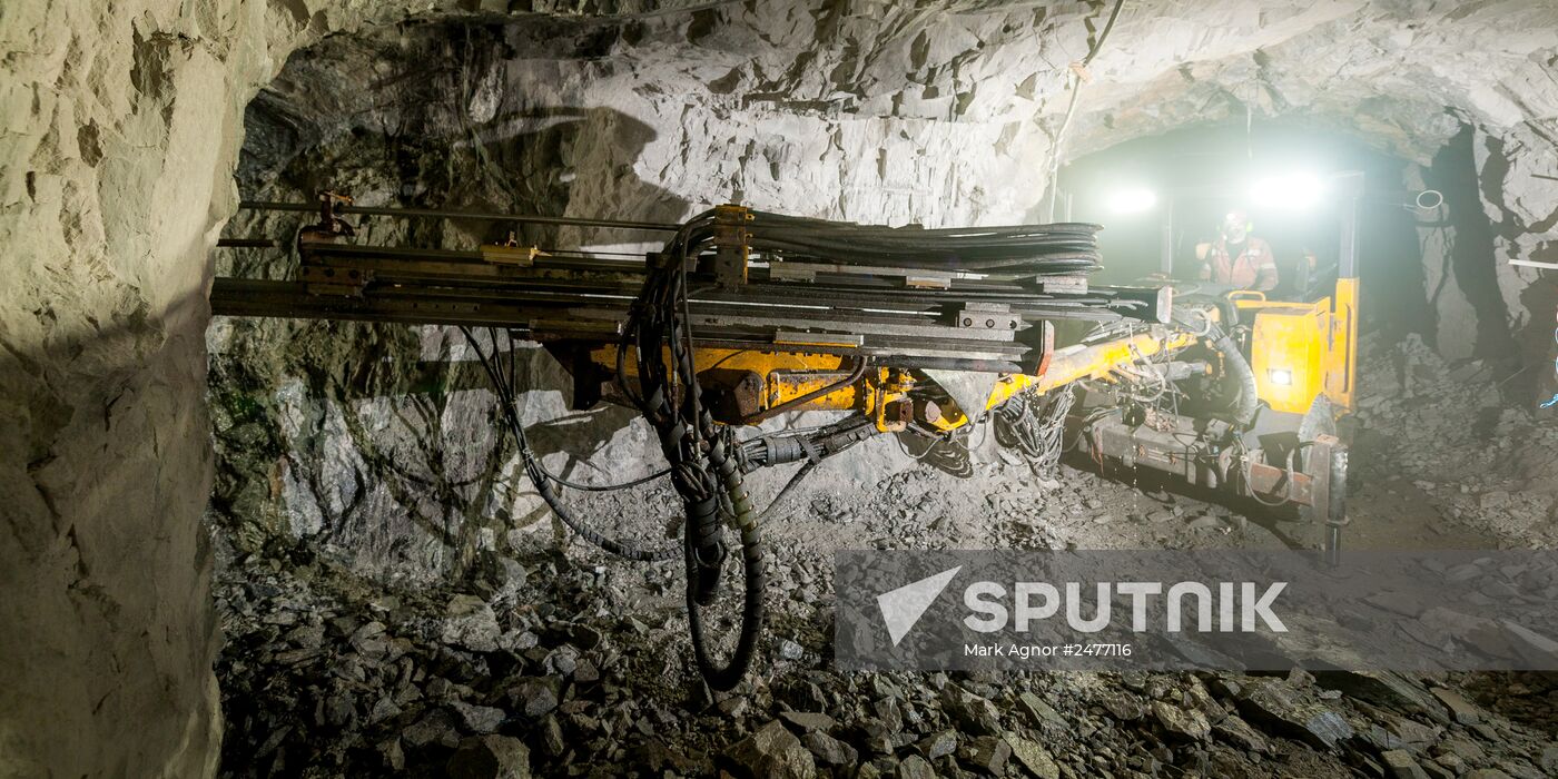 Gold mining in Irokinda mine, Buryatia