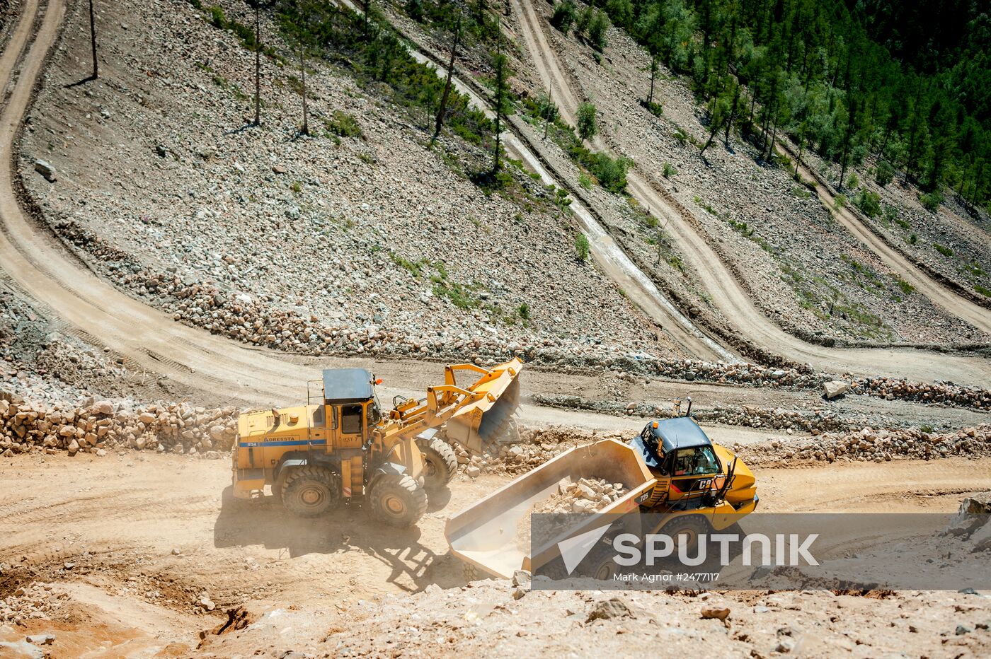 Gold mining in Irokinda mine, Buryatia