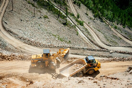 Gold mining in Irokinda mine, Buryatia