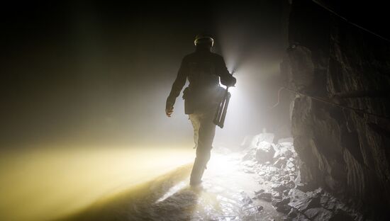 Gold mining in Irokinda mine, Buryatia