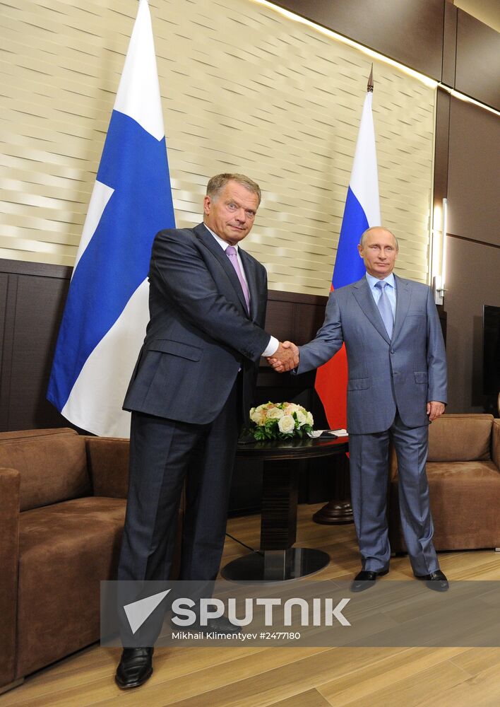 Vladimir Putin meets with President of Finland