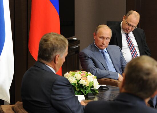 Vladimir Putin meets with President of Finland