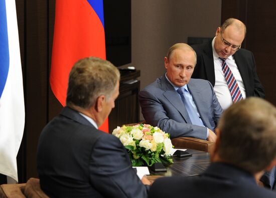 Vladimir Putin meets with President of Finland