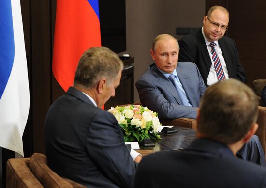 Vladimir Putin meets with President of Finland