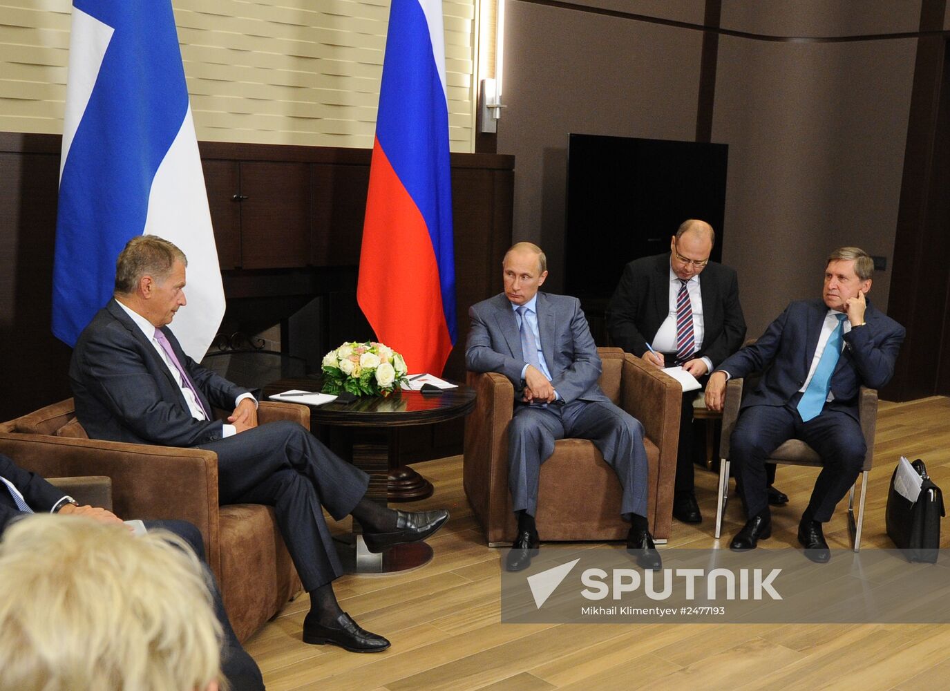 Vladimir Putin meets with President of Finland