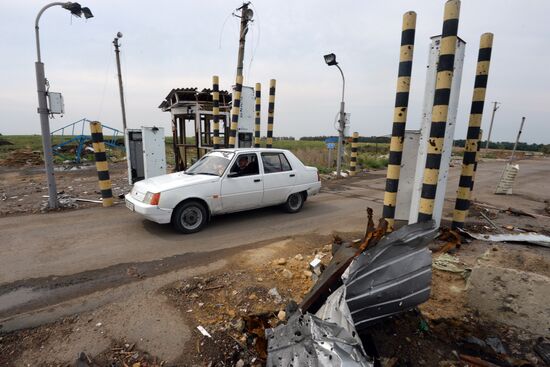 Checkpoint "Dolzhansky" in Lugansk region