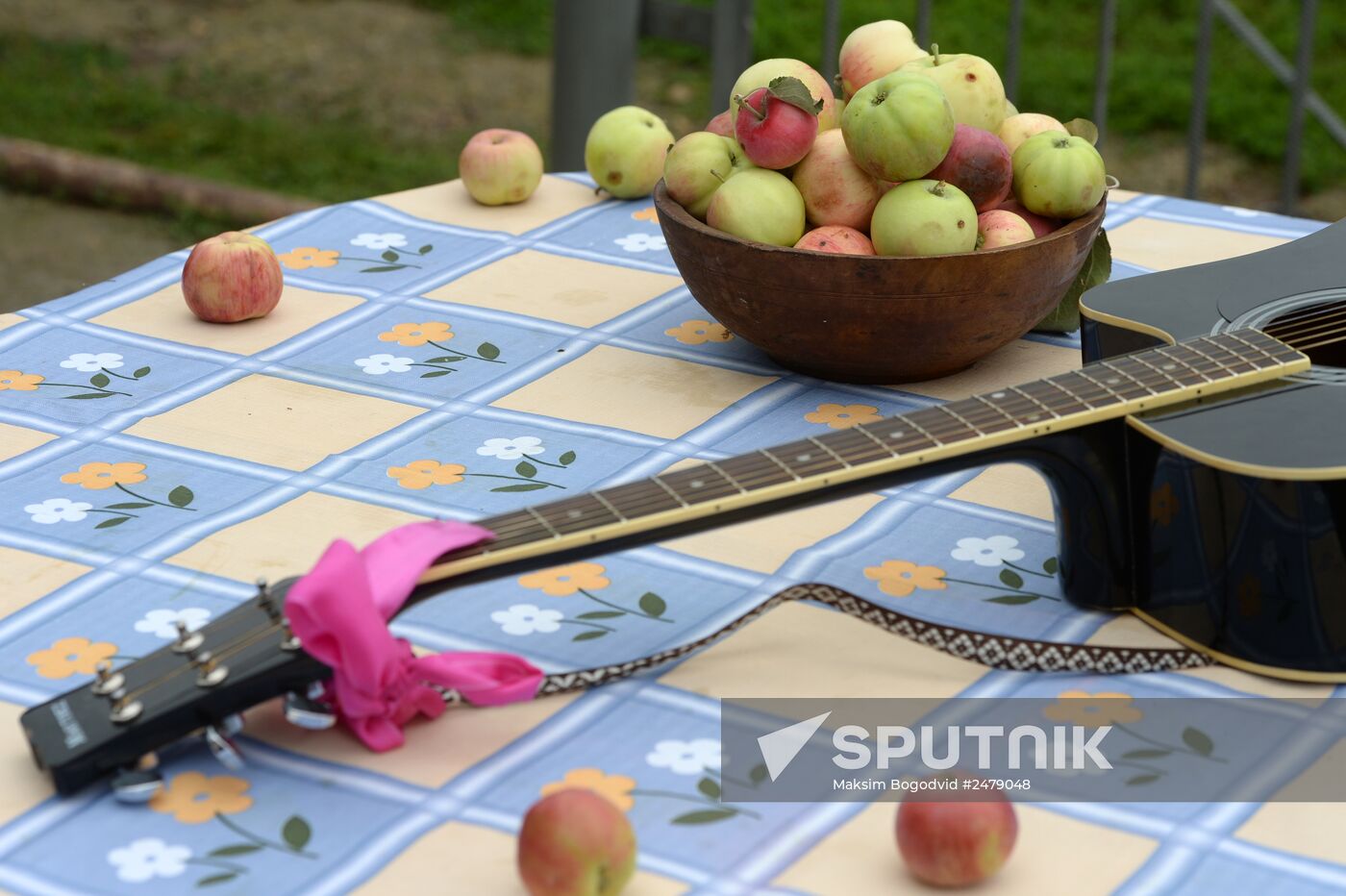 Orthodox Christians celebrate Savior of the Apple Day Feast