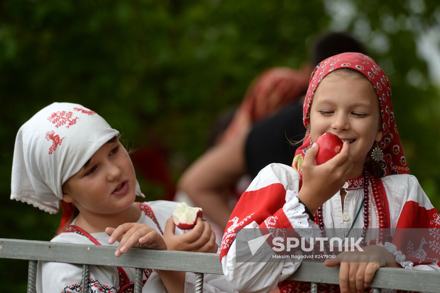 Orthodox Christians celebrate Savior of the Apple Day Feast