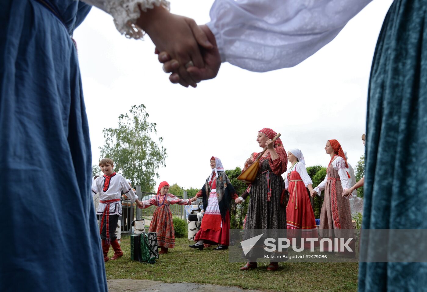 Orthodox Christians celebrate Savior of the Apple Day Feast