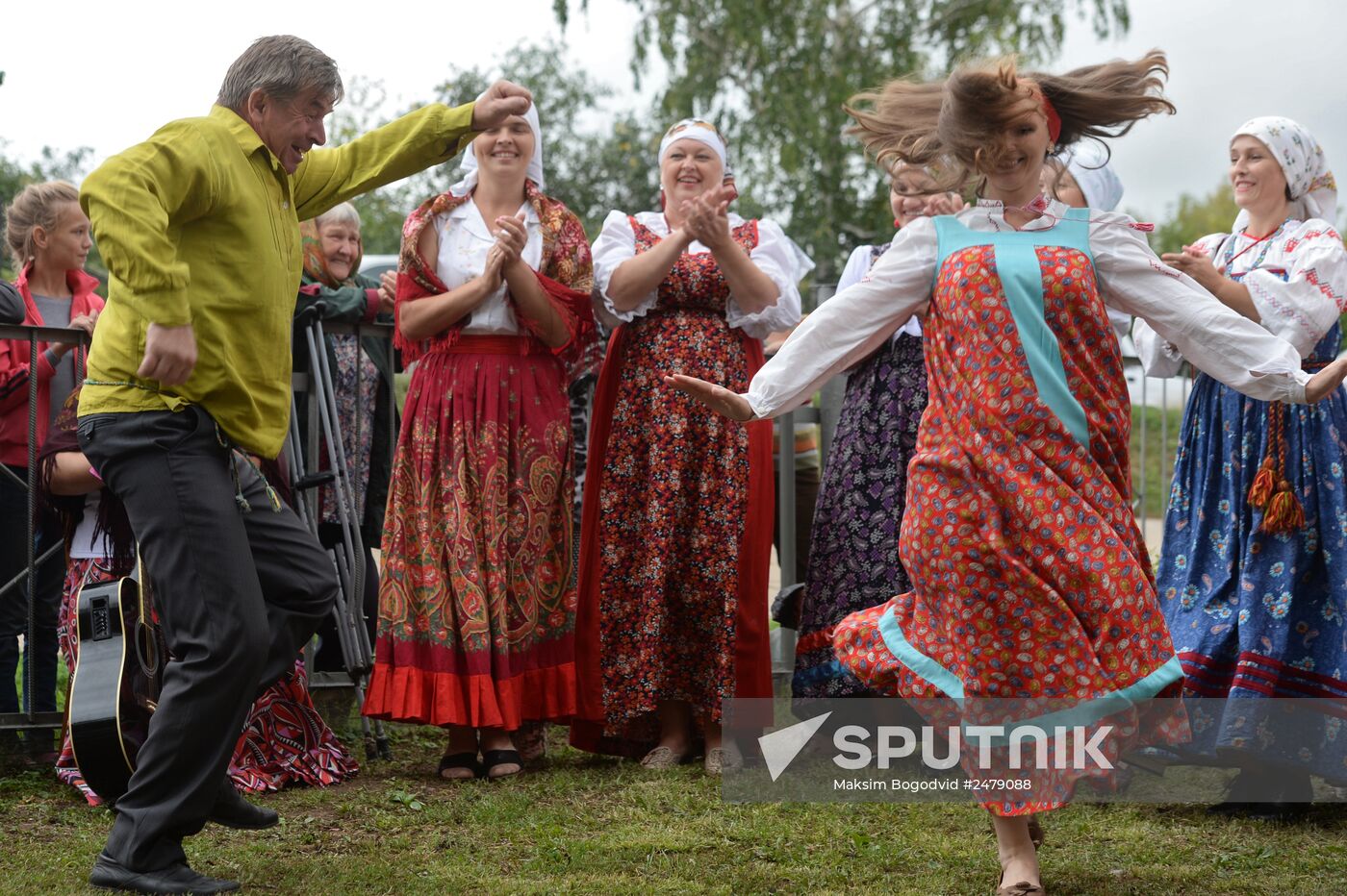 Orthodox Christians celebrate Savior of the Apple Day Feast