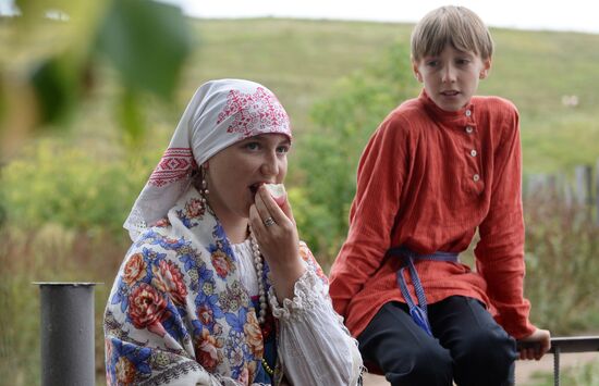 Orthodox Christians celebrate Savior of the Apple Day Feast