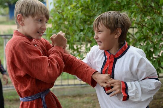 Orthodox Christians celebrate Savior of the Apple Day Feast