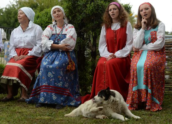 Orthodox Christians celebrate Savior of the Apple Day Feast