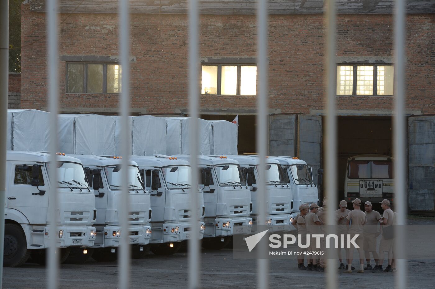 First trucks carrying humanitarian aid for Ukraine at Donetsk checkpoint